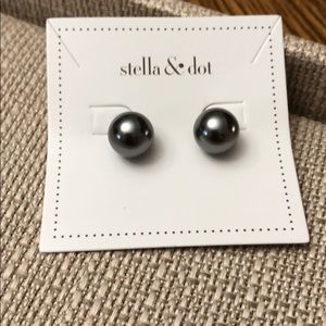 Stella & Dot Silver Pearl Earrings